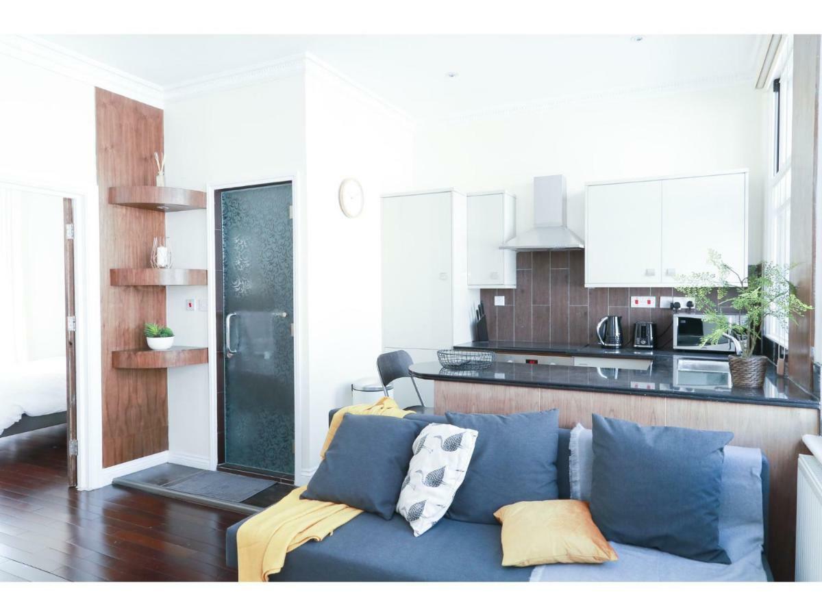 Pass The Keys West End Apartment Near Tottenham Court Road ロンドン エクステリア 写真